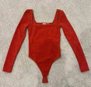 Aritzia babaton shapelace long sleeve bodysuit (not sold anymore) thumbnail 1