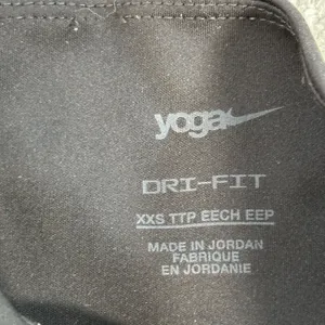 Nike Yoga Leggings Womens XXS High Waisted 7/8 Metallic Trim Dri-Fit DD5772-010 thumbnail 2