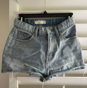 Topshop Mom Jean Shorts thumbnail 3