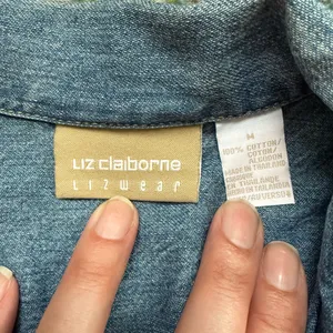 Vintage Liz Claiborne Liz Wear denim button down fitted top, size medium thumbnail 4