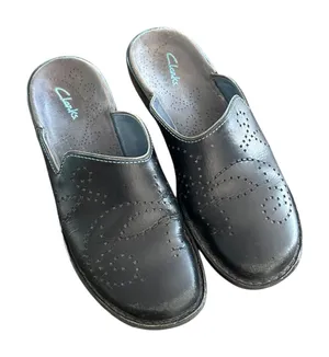 Clarks Artisan Leather Mules Women 7.5 Black Good Perforated Swirl Slides Casual thumbnail 1