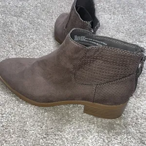 - DV dolce vita short bohemian ankle heeled brown booties size 6.5 thumbnail 3