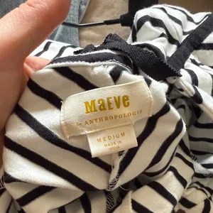 Anthropologie Black & White Chevron Scallop Crop Top thumbnail 4