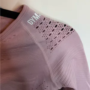 Gymshark Dusty Pink Seamless Glow Cropped Active Top thumbnail 3