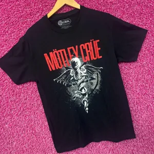 Motley Crue Dr Feel Good Album Cover Art Heavy Metal Tee M thumbnail 3