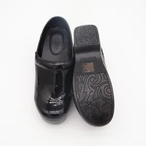 Croft & Barrow Juliana Clogs Womens US 7.5M Black Patent Leather Slip On Shoes thumbnail 7