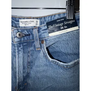 NWT Abercrombie & Fitch Jeans Blue CURVE Love UltraHigh 90s Straight 26 2R 1 thumbnail 3