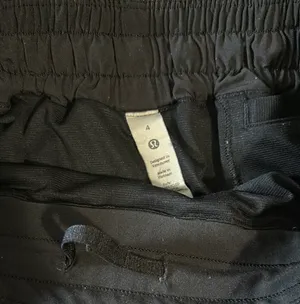 Lululemon Hotty Hot Short 2.5” thumbnail 3