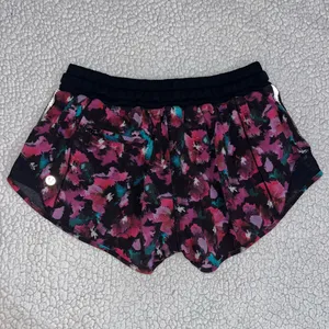Lululemon Hotty Hot Shorts thumbnail 6