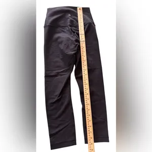 Lululemon leggings black size 2 thumbnail 3