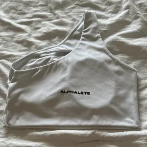 Alphalete One-Shoulder Sports Bra in Light Gray thumbnail 2
