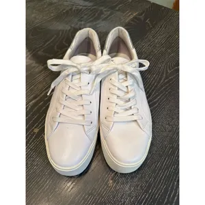 Vince Women's White Leather Lace-Up Sneakers Size 9.5 Casual Fashion thumbnail 5