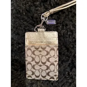 COACH Signature ID badge holder Gold thumbnail 8