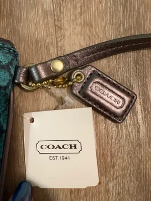 Emerald Snake Wristlet thumbnail 3
