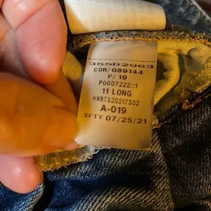 Hollister 11L W30 paper bag waist tapered leg pleated at ankle. thumbnail 5