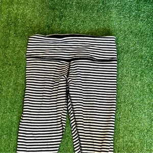 Lululemon Wunder Under Rare White Black Striped Athletic Pant Leggings thumbnail 4