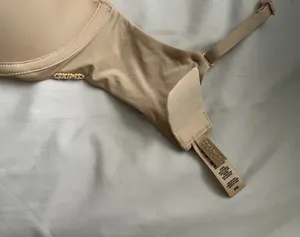 SKIMS Weightless Scoop Bra thumbnail 3