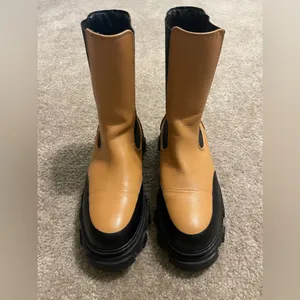 Women’s Billini Yuna Desert Platform Slip-On Combat Boots Size 8 thumbnail 7