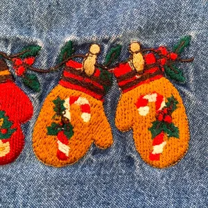 Vintage‎ 90s Denim Chambray Christmas Shirt Embroidered Mittens Medium Holiday thumbnail 8
