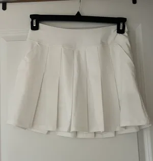 Lilly Pulitzer Luxletic White Pleated Golf Skirt thumbnail 1