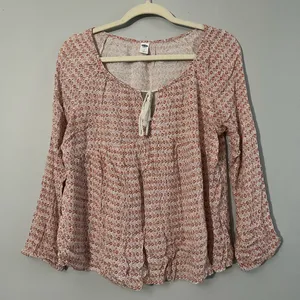Old navy long sleeve pattern top size large thumbnail 1
