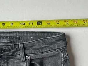 American Eagle Sz 8 reg. Black Jeans High-rise mom jeans with a straight leg cut thumbnail 7