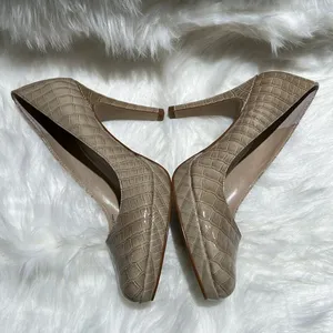 NWOT Ellen‎ Tracy Nude Crocodile Embossed Pump Heels Size 6M. B65 thumbnail 5