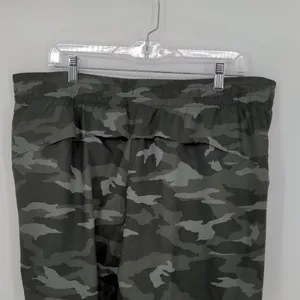 Athleta Printed Mesh Racer Run Shorts Women’s 1X Black Camo 4 Inch Lined thumbnail 9