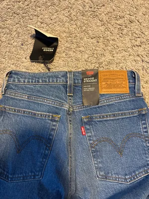 Levi’s Wedgie Straight Jeans thumbnail 3