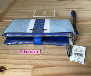 Michael Kors Wallet thumbnail 4