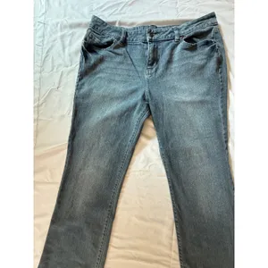 Womens Medium Wash Straight Leg Jeans with Studded‎ Back Pockets Blue Denim thumbnail 8