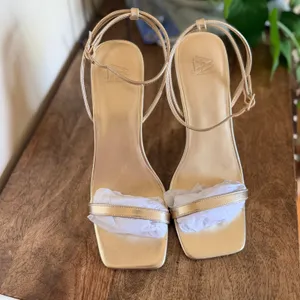 AJ by Aminah Lunaheel Sandal Women 8.5 Gold Metallic Sculptural Wedge Square Toe thumbnail 9