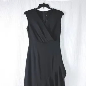 Black Sleeveless Wrap Midi‎ Dress Ruffle Hem Size L Feminine Party Formal Chic thumbnail 2