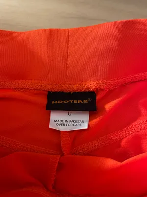 New Women’s Hooters girl Uniform Shorts Size Small with a flaw thumbnail 5
