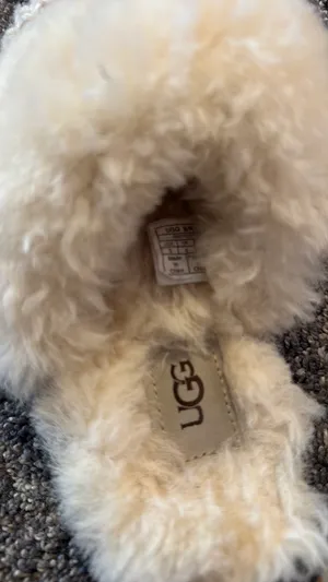 Ugg slippers  thumbnail 5