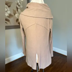 Doe & Rae Cowl Neck Sweater size M thumbnail 4
