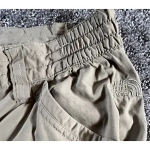 The North Face Womens Convertible Cargo Hiking Pants Sz 10 Beige Zip-Off Outdoor thumbnail 4