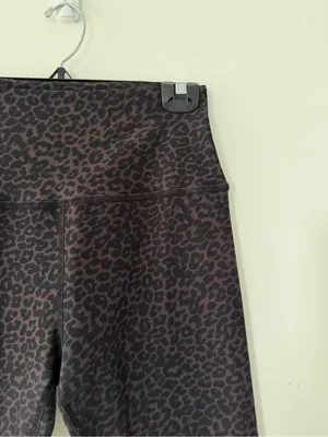 Beyond Yoga SoftMark High Waisted Midi Leggings in Espresso Leopard Size Large thumbnail 8