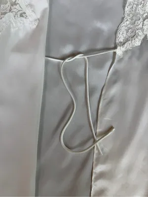 Vintage Victoria’s Secret Ivory Satin Lace Bridal Robe O/S 90s thumbnail 9