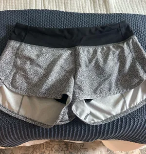 Lululemon Speed Up Shorts 2.5" Low-Rise  thumbnail 1