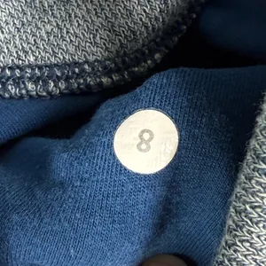 Lululemon Scuba Hoodie Full Zip‎ Heathered Blue Navy Thumbholes Size 8 thumbnail 2