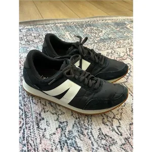 Kizik Milan Black and White Suede Hands-Free Sneakers Unisex Size 11.5 Women’s thumbnail 2