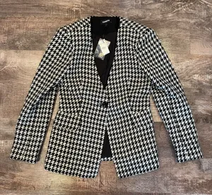 NWT Express Women’s Black and White Houndstooth Single Button Blazer Size 4 thumbnail 1