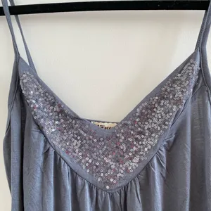 Forever 21 Gray Sequin Embellished V-Neck Blouse Size L New W/O Tag thumbnail 3