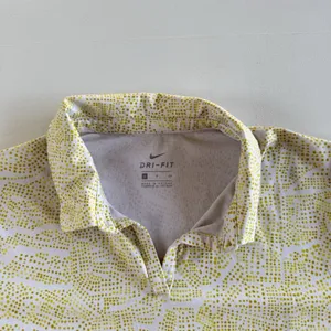 Nike Womens Size Small Golf Dri-FIT UV Protection Printed Yellow Polo thumbnail 2