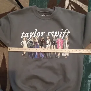 Taylor Swift Eras Sweatshirt -folklore Era RARE Womens Medium thumbnail 6