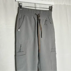 NWT Figs Gray Charlotte 21 Pocket Slim Petite Scrub‎ Pants Size XXS thumbnail 3