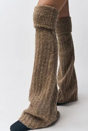 Danielle Guizio leg warmer thumbnail 1