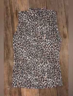 💕5️⃣ 5for25 Cuddl duds animal print sleeveless top size medium thumbnail 1