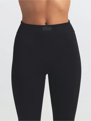 Nike x Skims (G23) MATTE V-Panel Legging 26 inches | Color Obsidian | Size S thumbnail 2